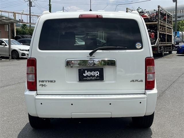 DODGE NITRO