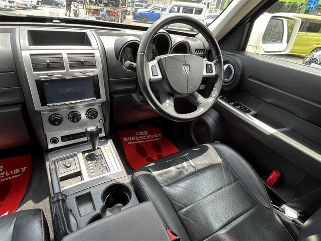 DODGE NITRO