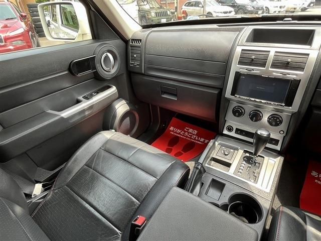 DODGE NITRO