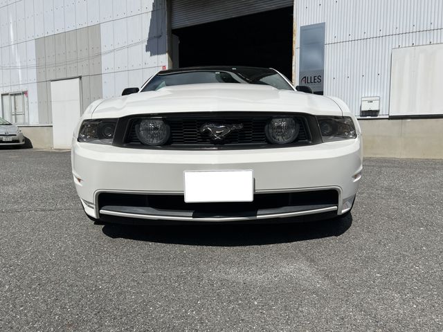 FORD MUSTANG