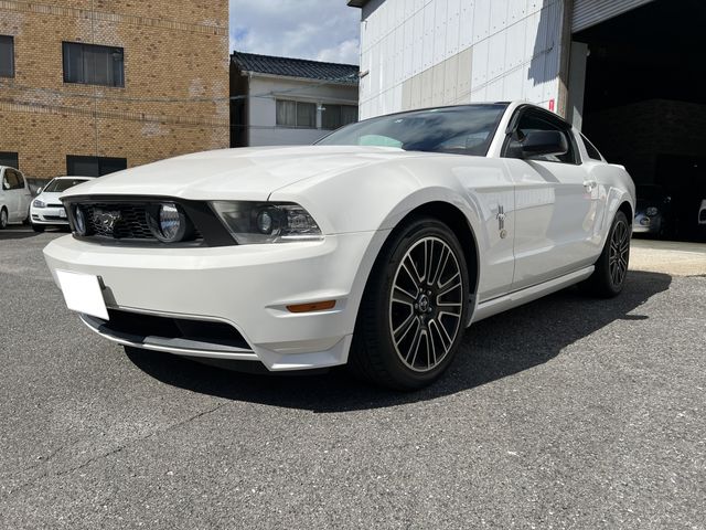 FORD MUSTANG