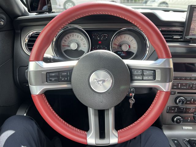 FORD MUSTANG