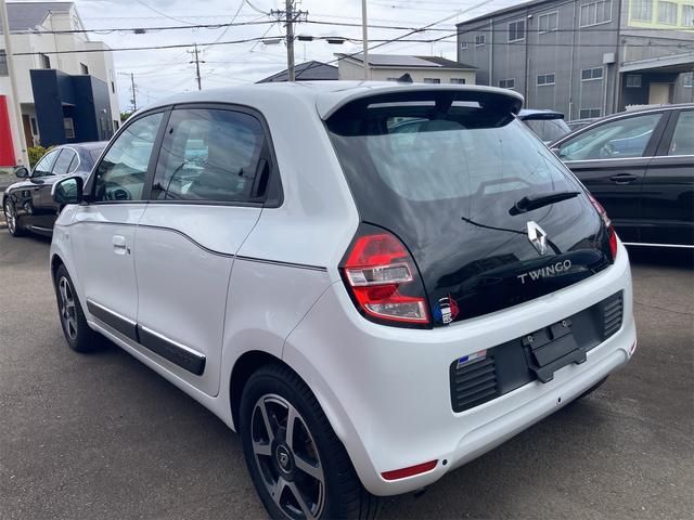RENAULT TWINGO