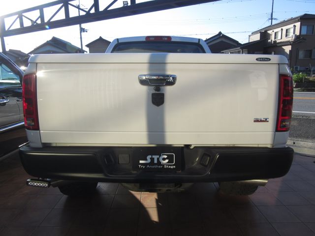 DODGE RAM pickup truck