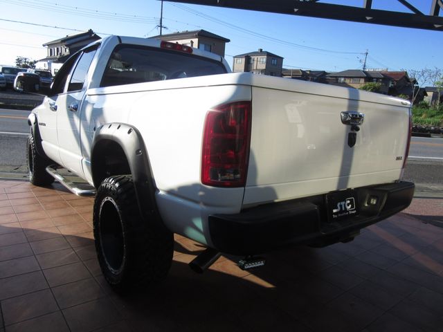 DODGE RAM pickup truck