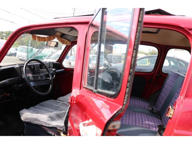 RENAULT Quatre(4)
