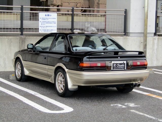 COROLLA LEVIN