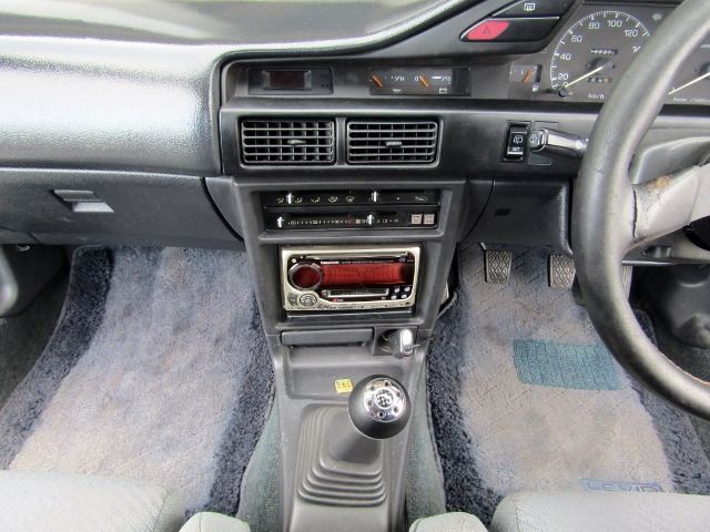 COROLLA LEVIN