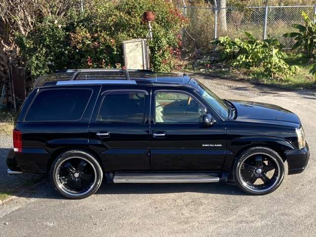 CADILLAC ESCALADE