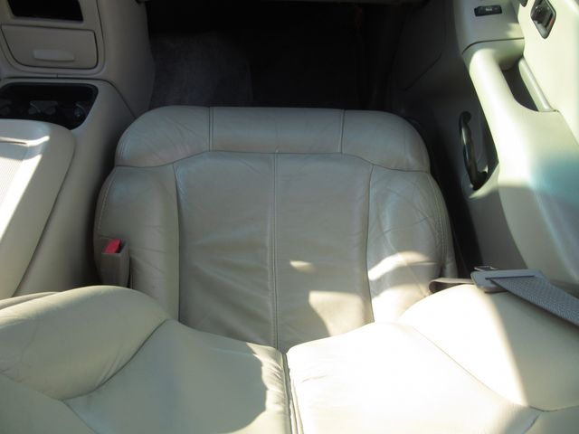 CHEVROLET SUBURBAN