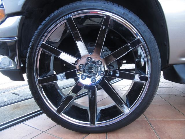 CHEVROLET SUBURBAN