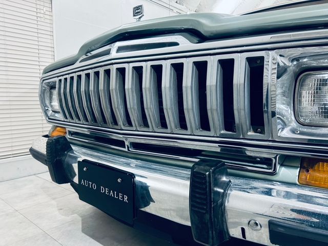 JEEP Grand Wagoneer
