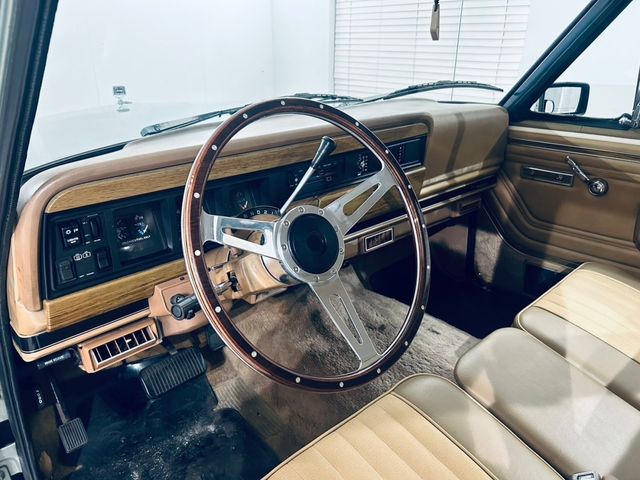 JEEP Grand Wagoneer