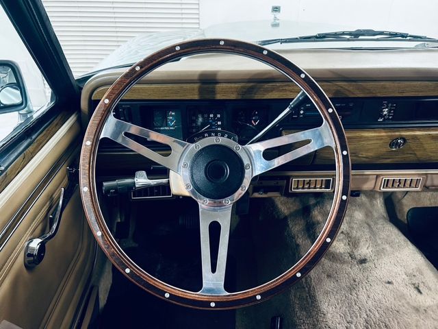 JEEP Grand Wagoneer
