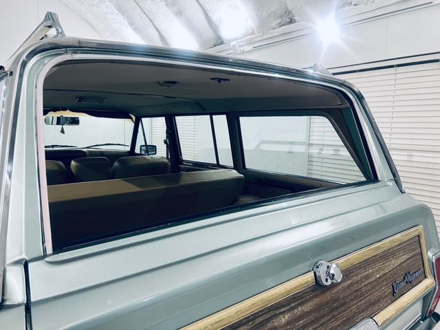 JEEP Grand Wagoneer