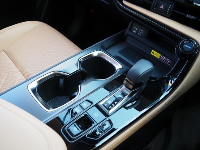 LEXUS NX450h+ AWD