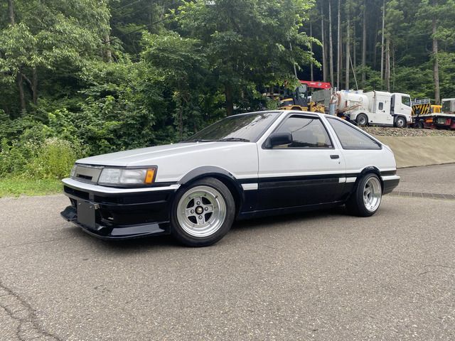 COROLLA LEVIN