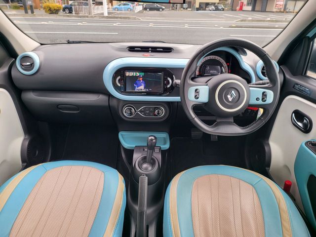 RENAULT TWINGO