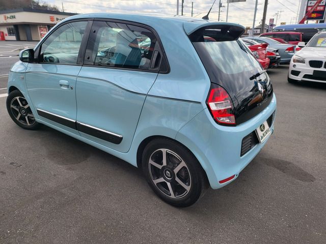 RENAULT TWINGO