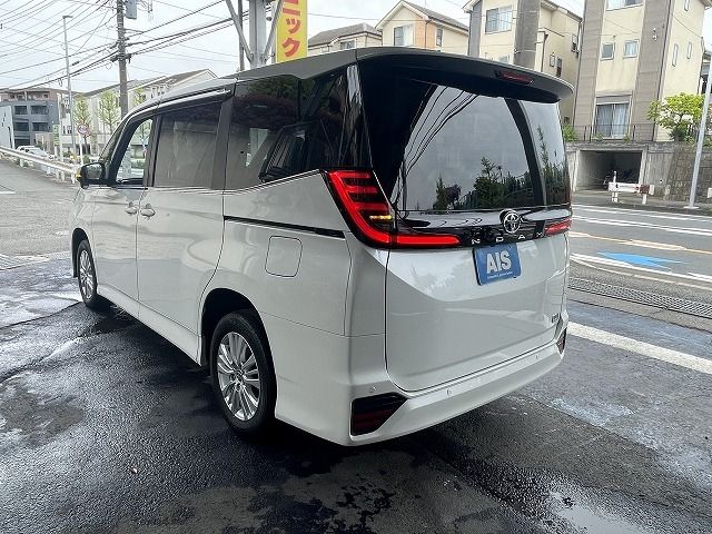 NOAH HYBRID 4WD