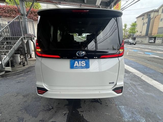 NOAH HYBRID 4WD