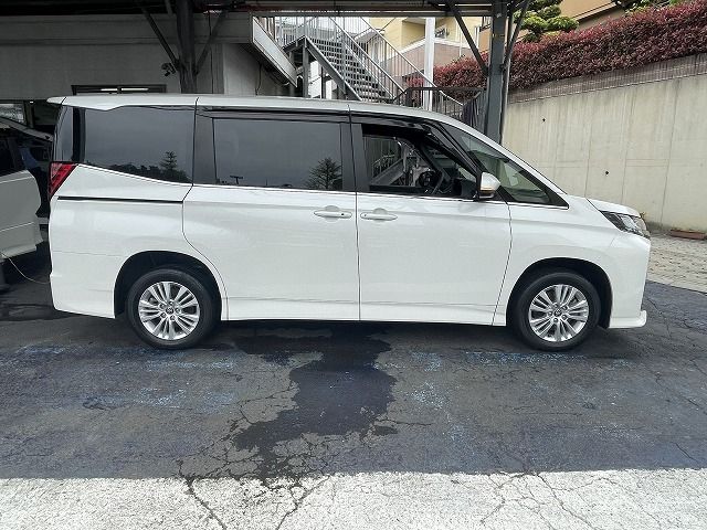 NOAH HYBRID 4WD