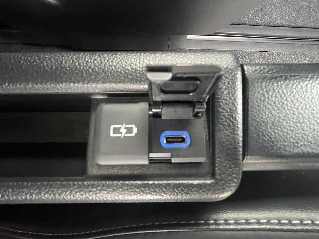 NOAH HYBRID 4WD