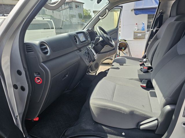 CARAVAN van 1.2t 2WD
