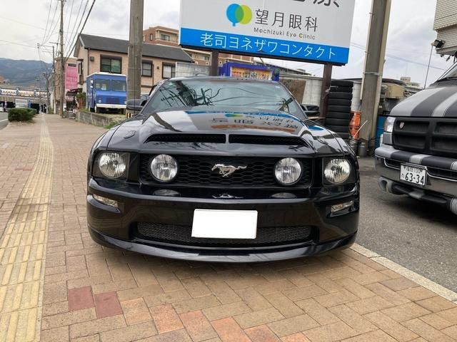 FORD MUSTANG