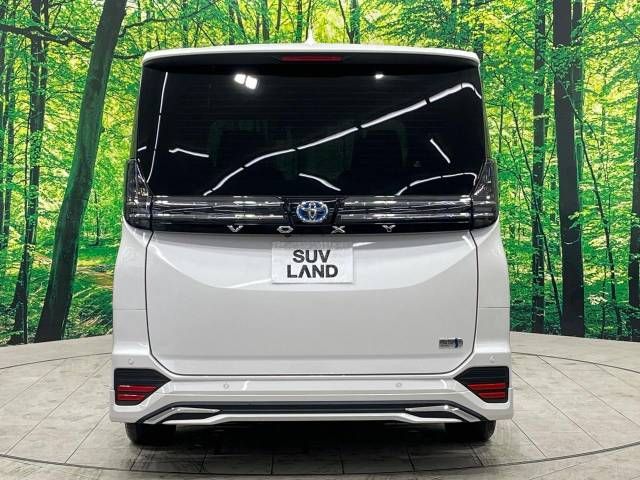 VOXY HYBRID